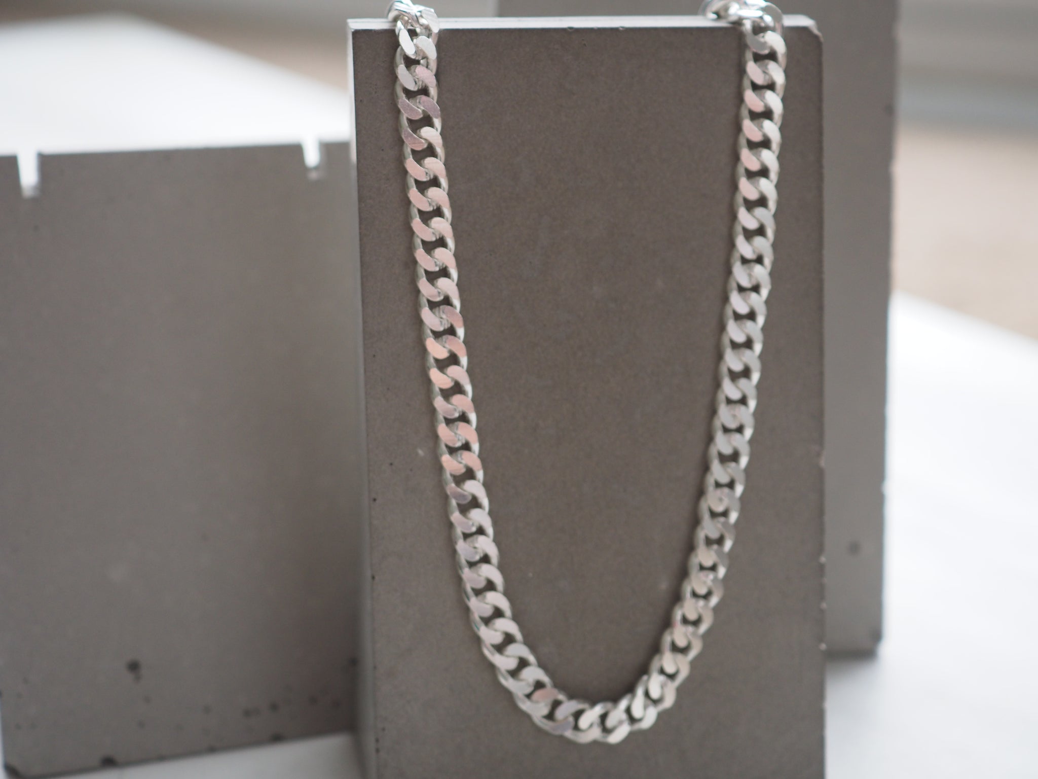 Solid silver store curb chain